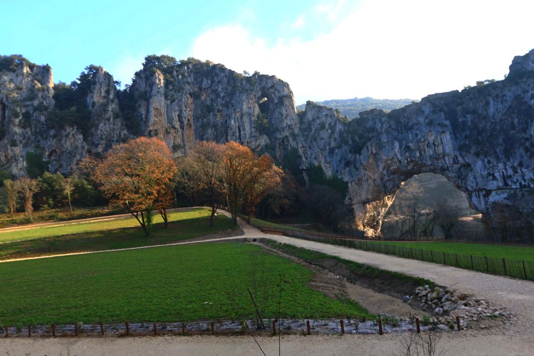 Öffnen Sie das Institutionsbild im Vollbildmodus