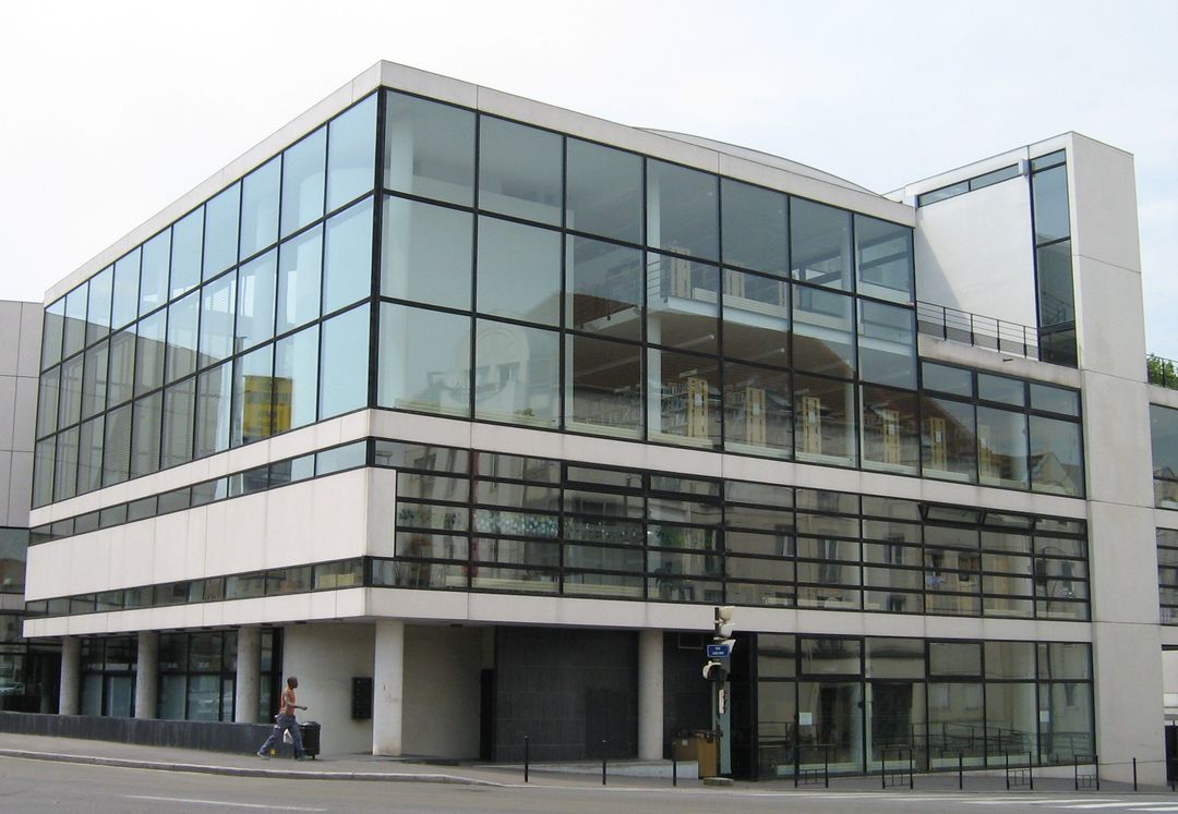 Öffnen Sie das Institutionsbild im Vollbildmodus