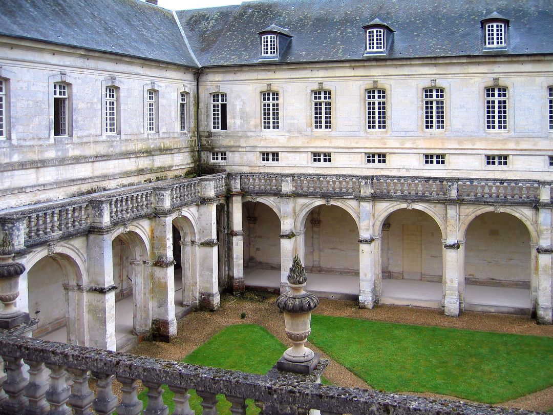 Öffnen Sie das Institutionsbild im Vollbildmodus