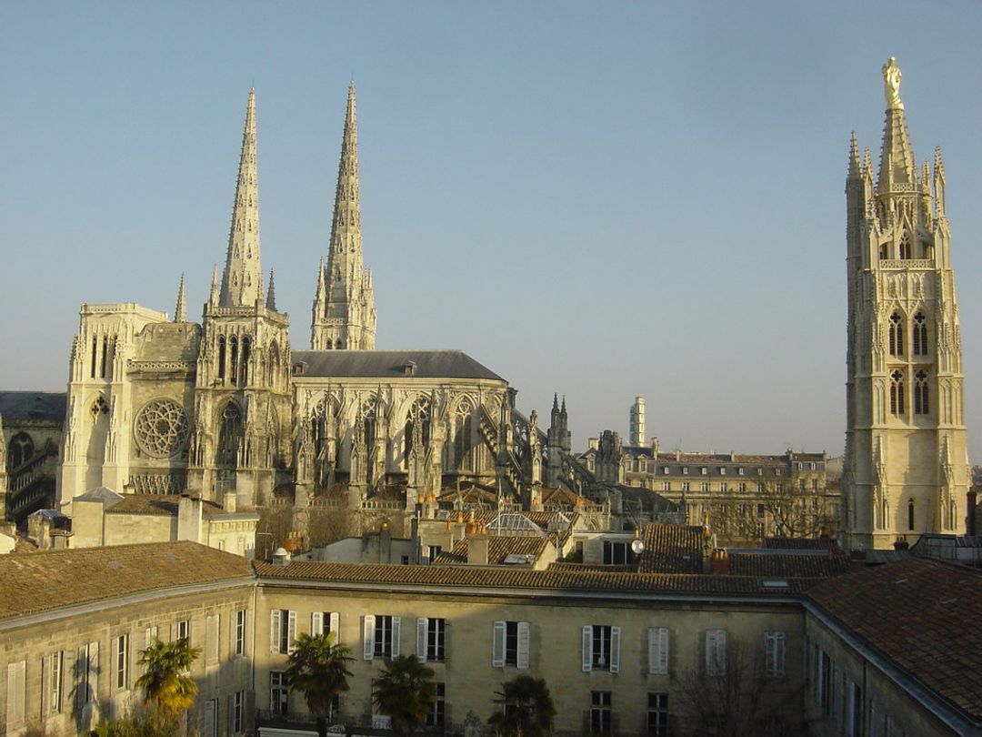 Öffnen Sie das Institutionsbild im Vollbildmodus